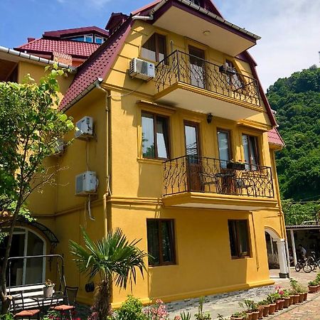 Deluxe Guest House Kvariati Exterior foto