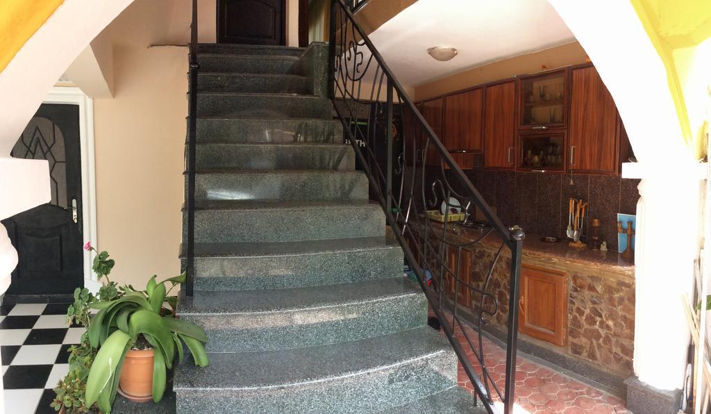 Deluxe Guest House Kvariati Exterior foto
